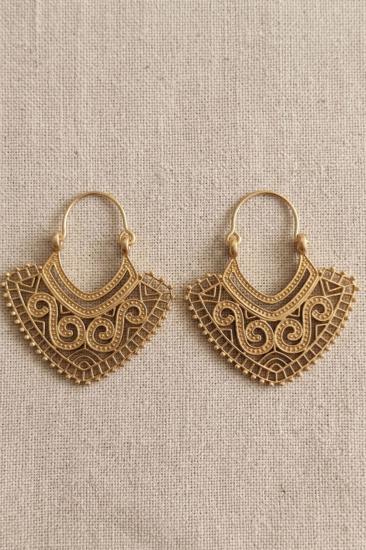 Vintage Etnik İşlemeli Küpe Altın Rengi