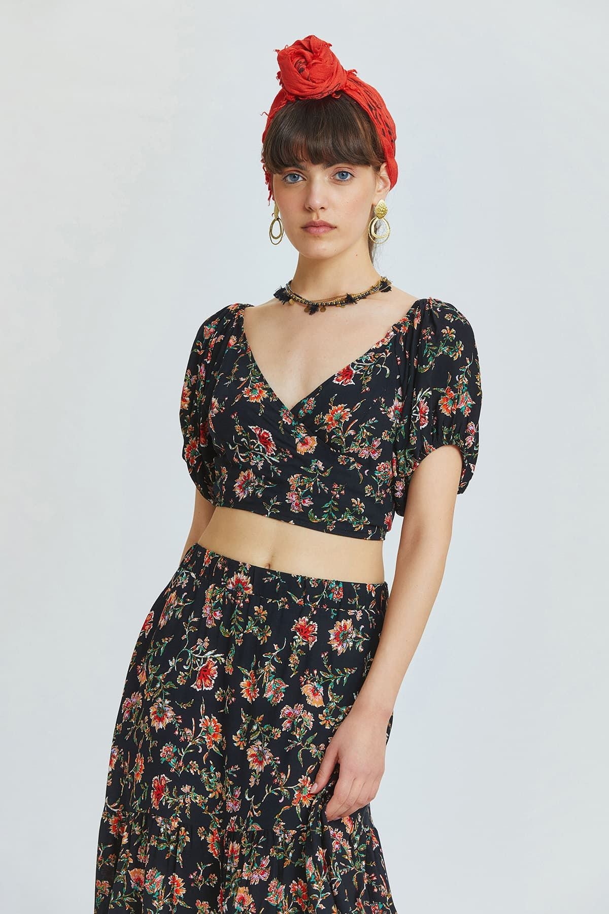 Önden Bağlamalı Crop Bluz Siyah