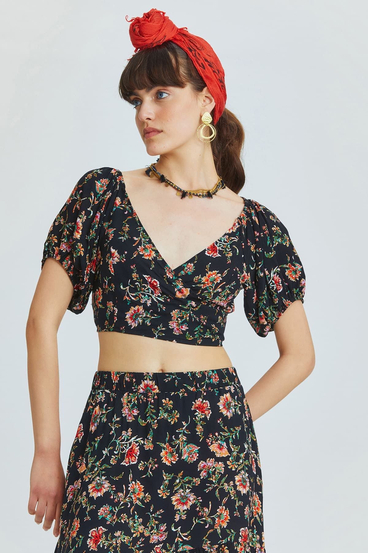 Önden Bağlamalı Crop Bluz Siyah