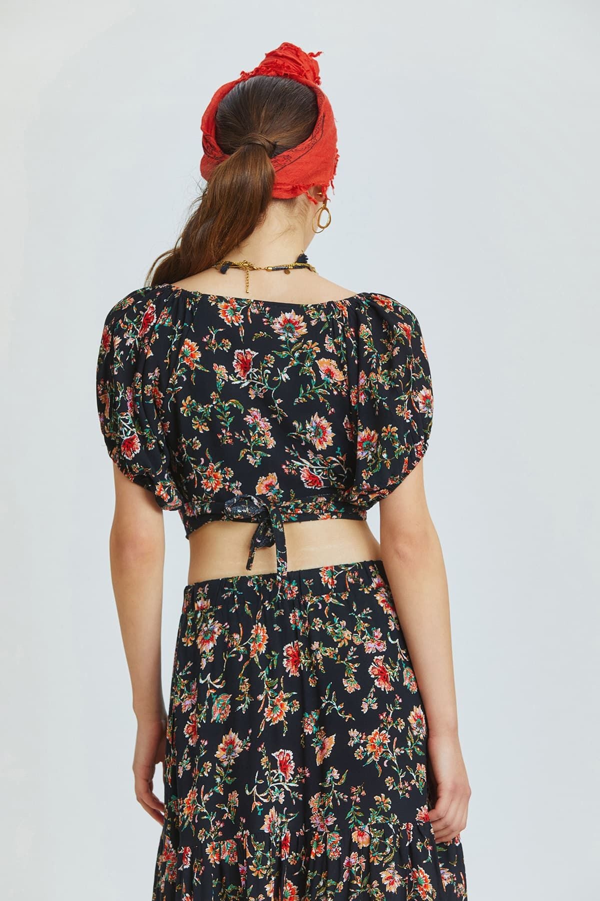 Önden Bağlamalı Crop Bluz Siyah