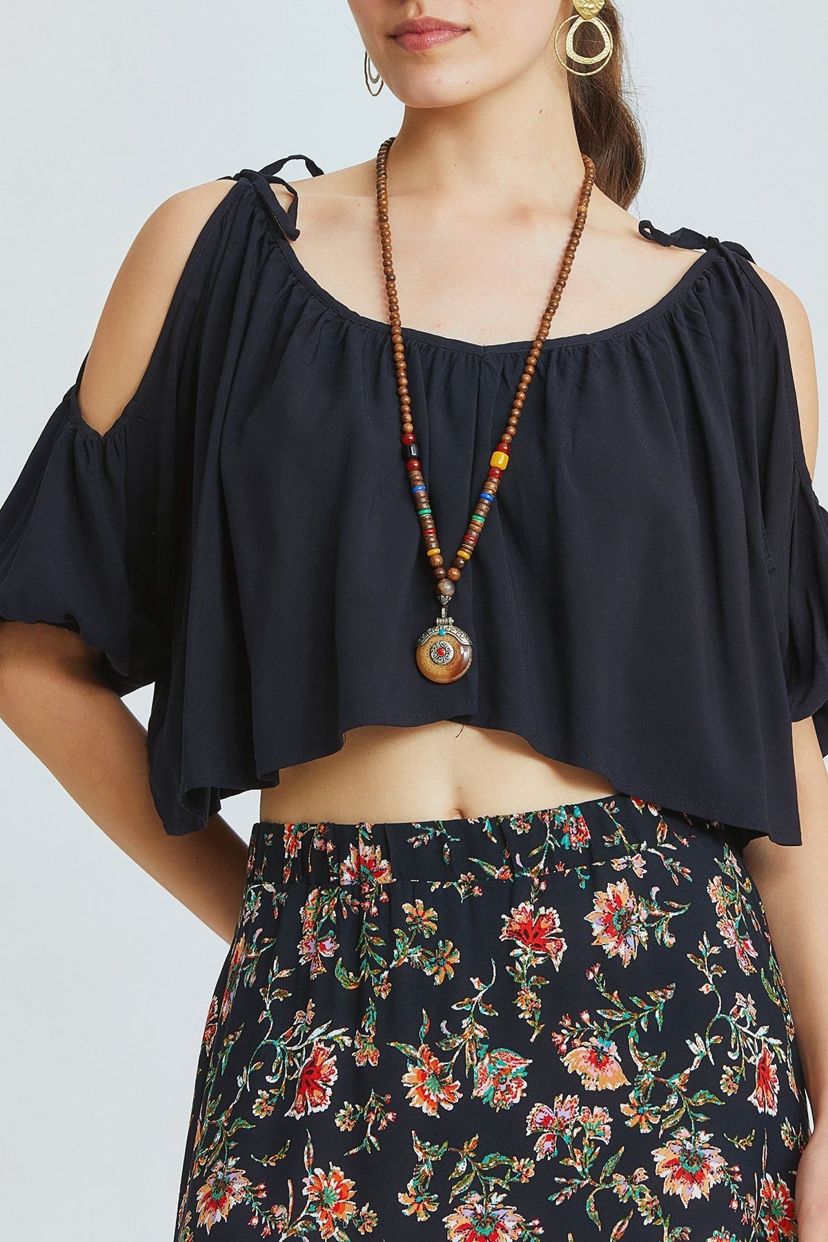 Omuzları Bağcıklı Düz Crop Top Siyah