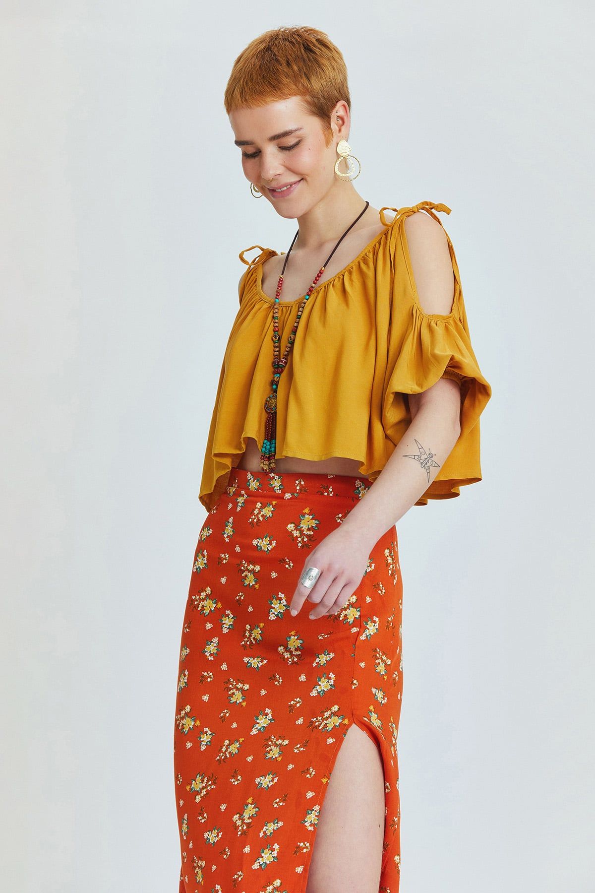Omuzları Bağcıklı Düz Crop Top Sarı