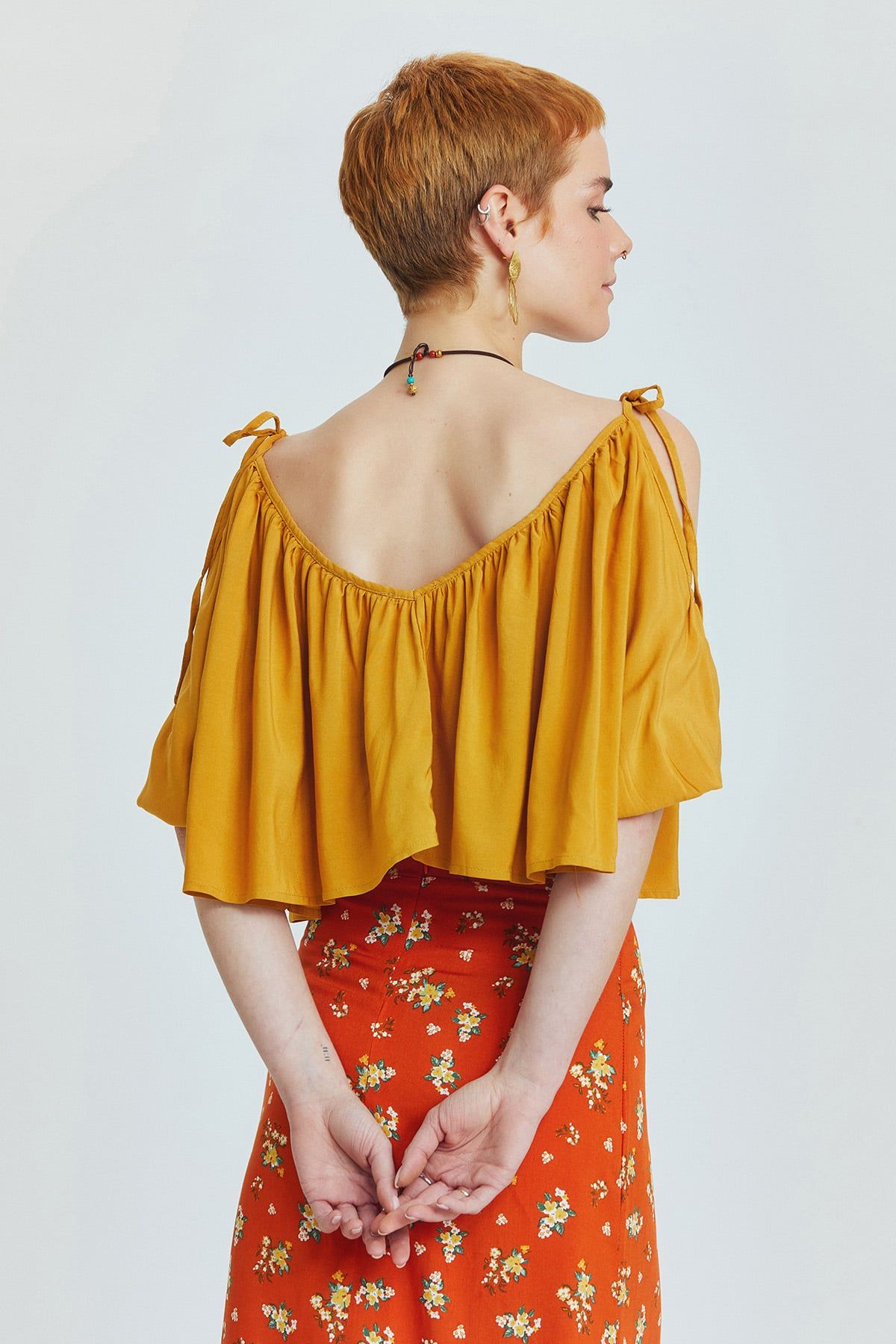 Omuzları Bağcıklı Düz Crop Top Sarı
