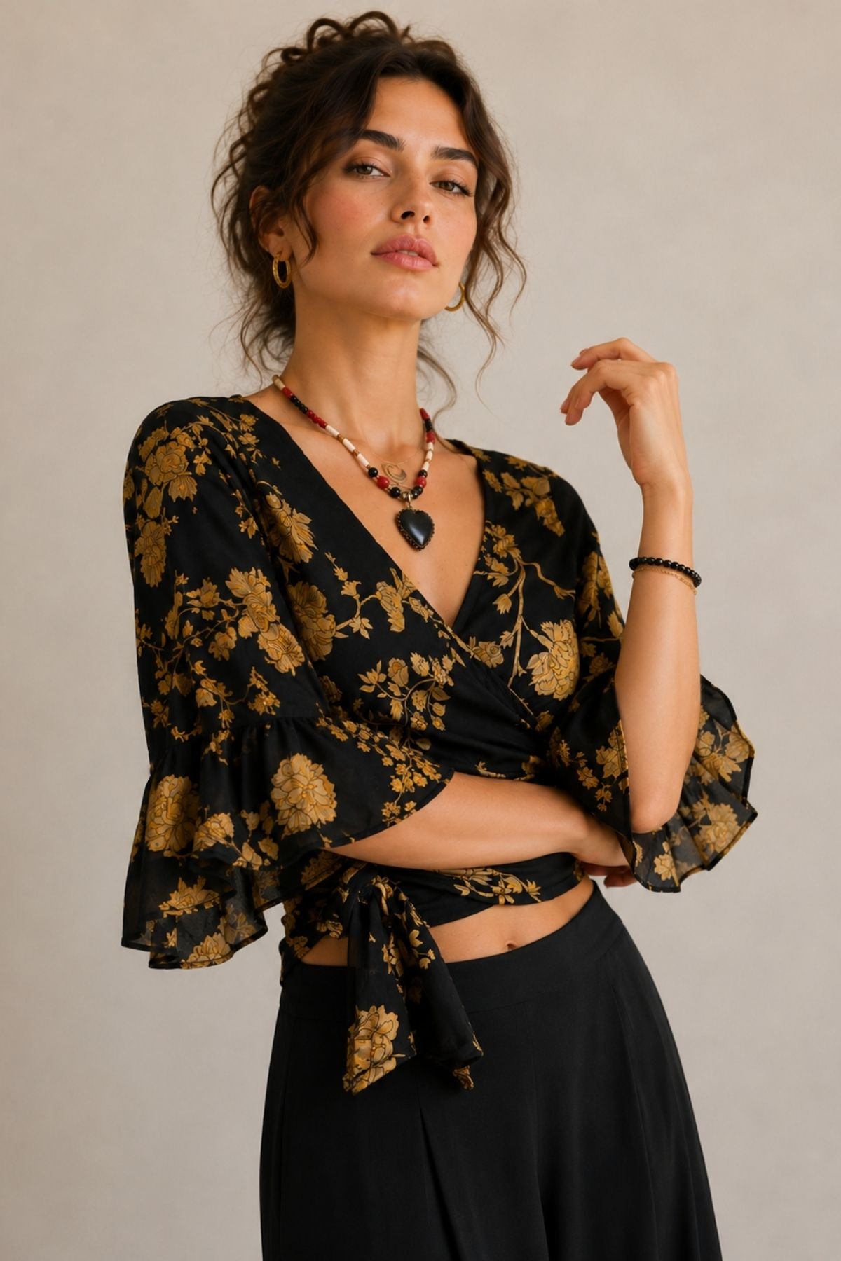 V Yakalı Belden Bağlamalı Desenli Kruvaze Bluz Siyah - Bej