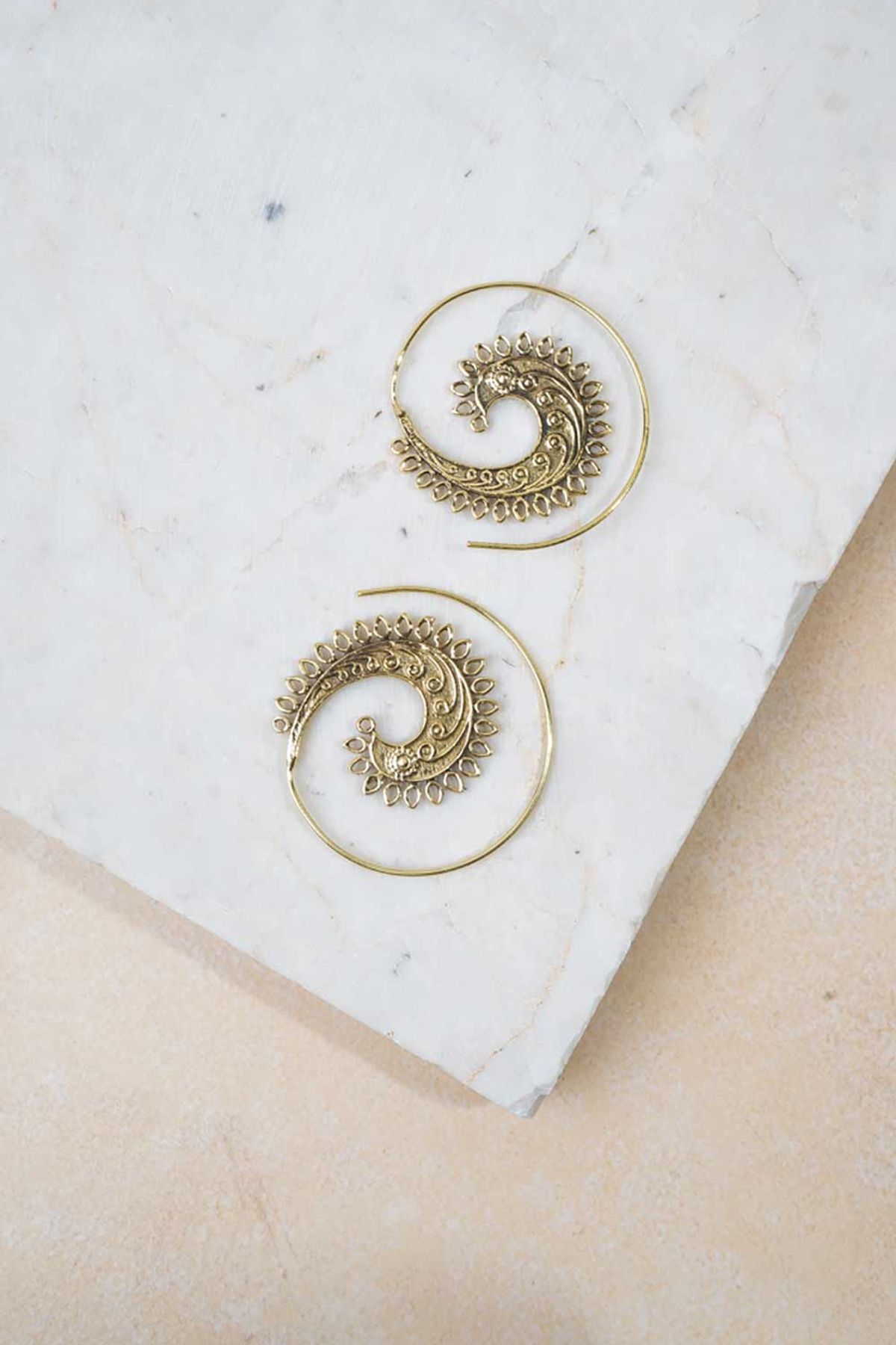 Çiçek Figürlü Hint Pirinç Küpe Mix