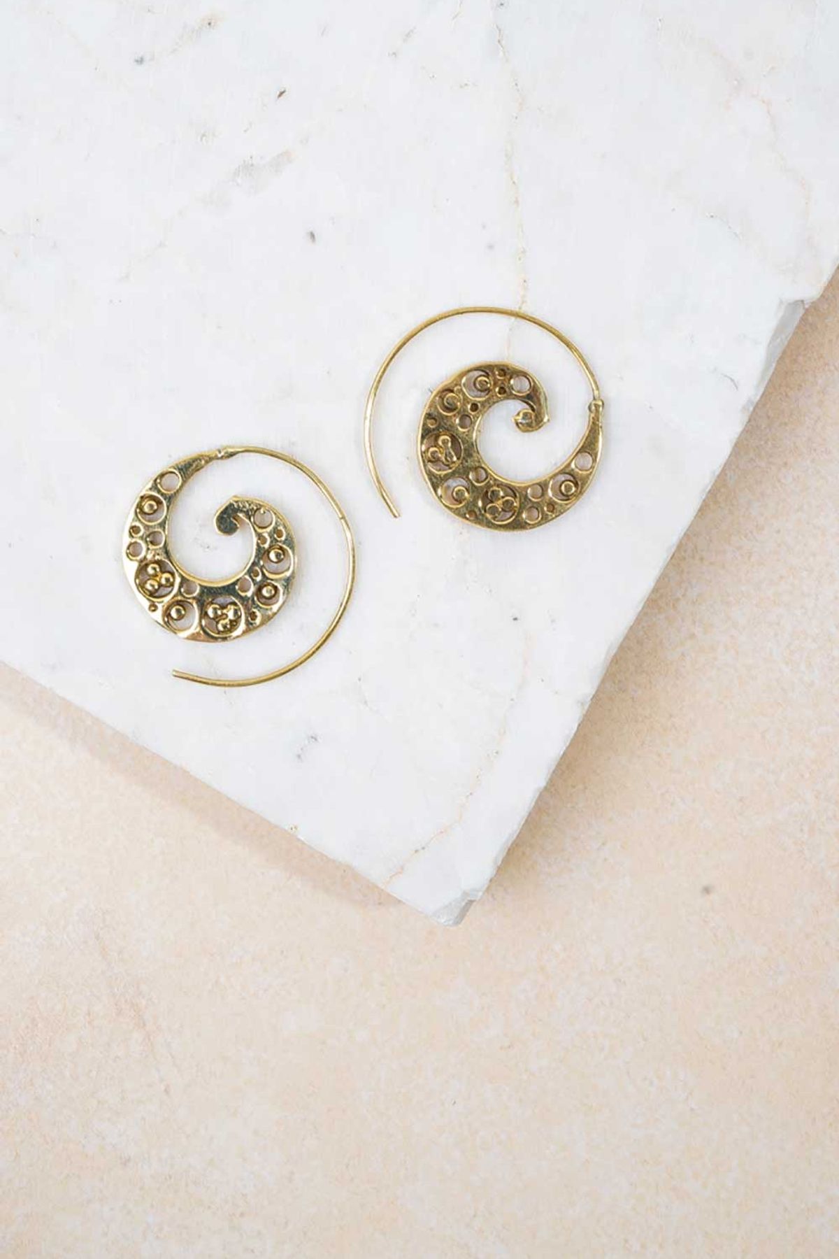 Spiral Hint Pirinç Küpe Mix