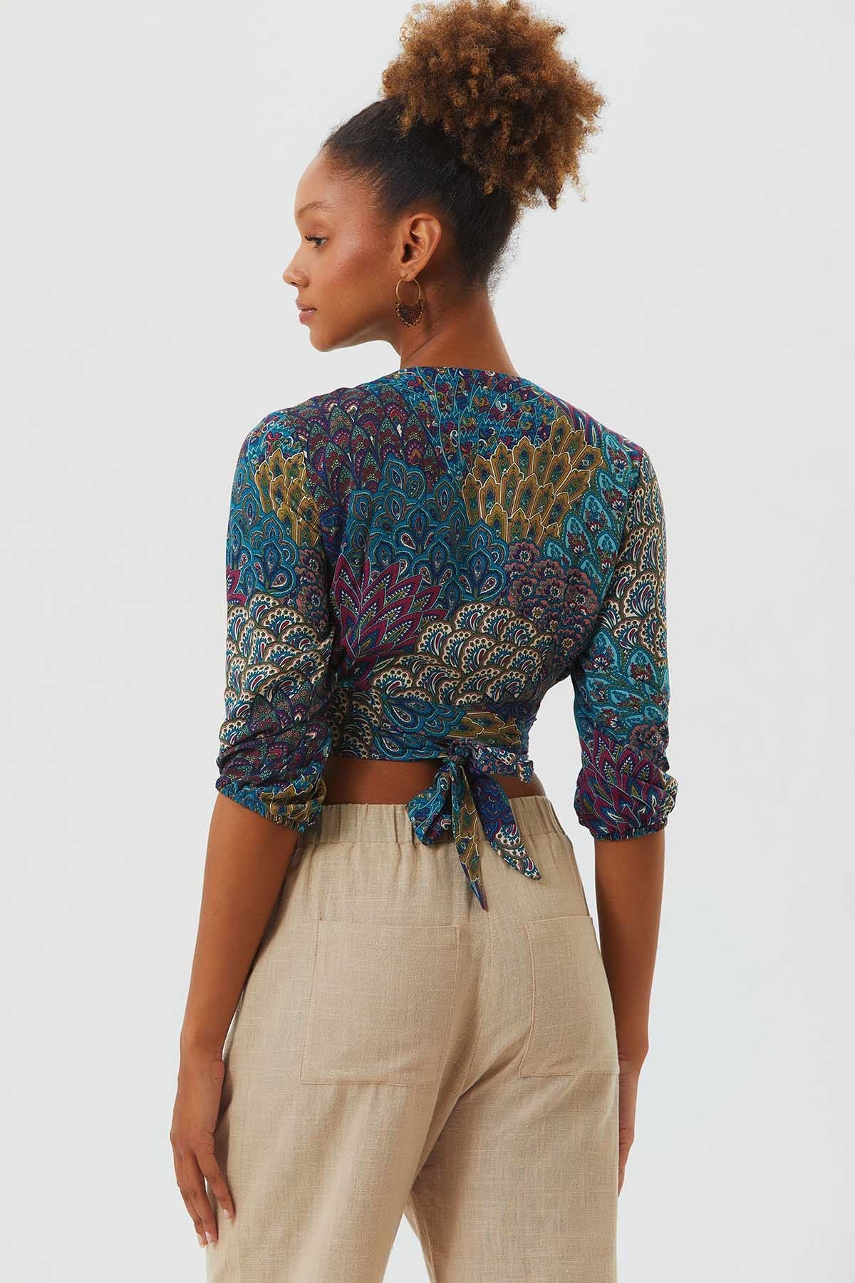 Düğüm Detaylı Pencereli Bohem Crop Bluz Turkuaz
