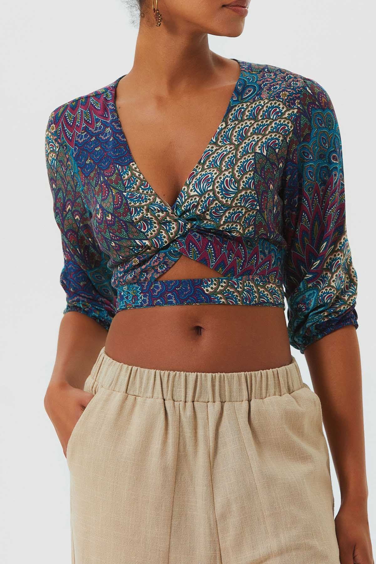 Düğüm Detaylı Pencereli Bohem Crop Bluz Turkuaz