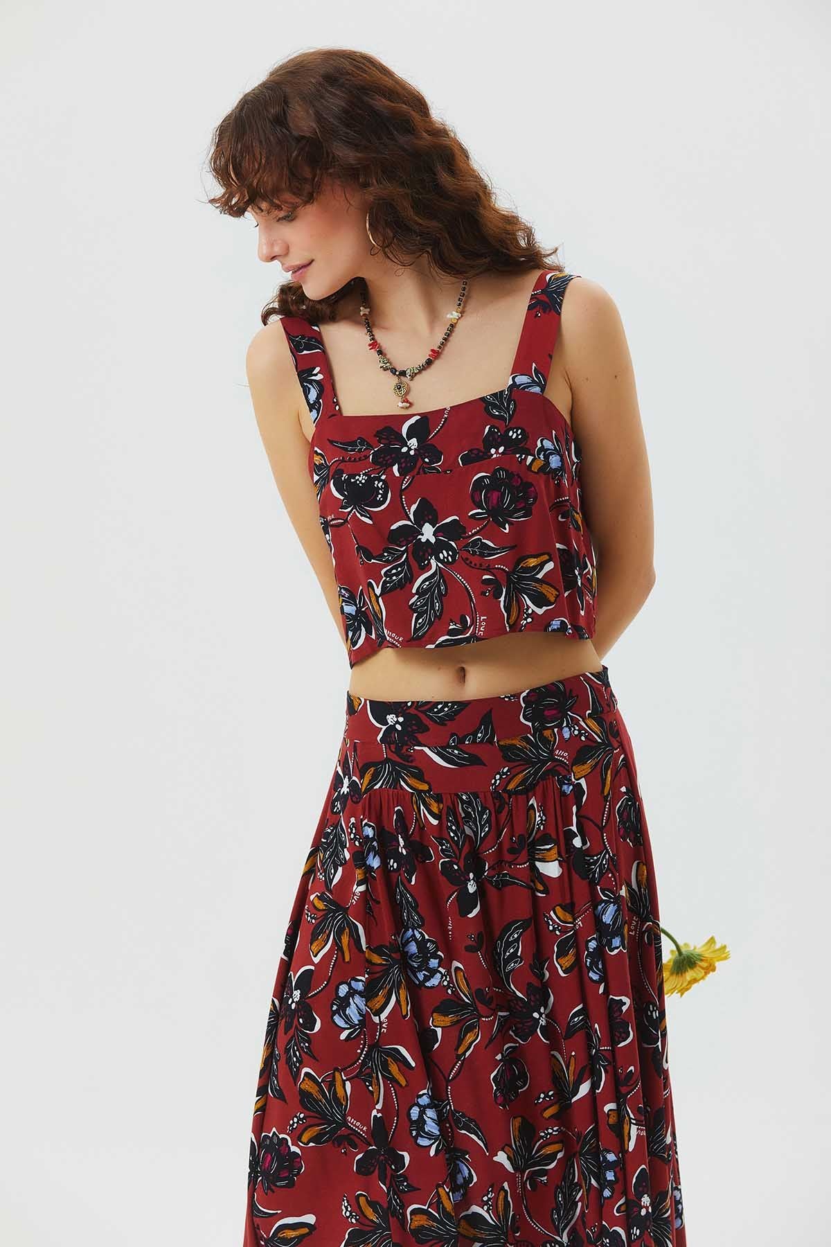 Kare Yaka Kalın Askılı Bohem Crop Bluz Kırmızı