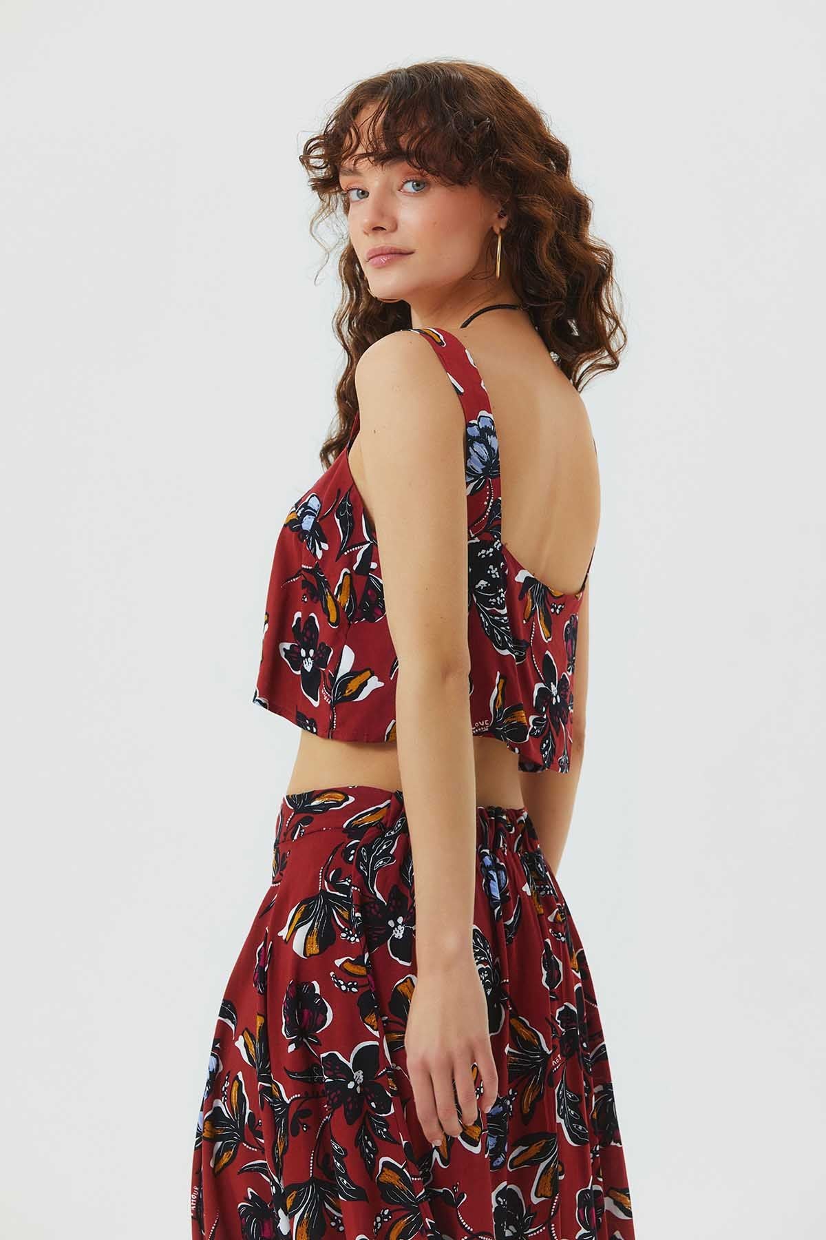 Kare Yaka Kalın Askılı Bohem Crop Bluz Kırmızı