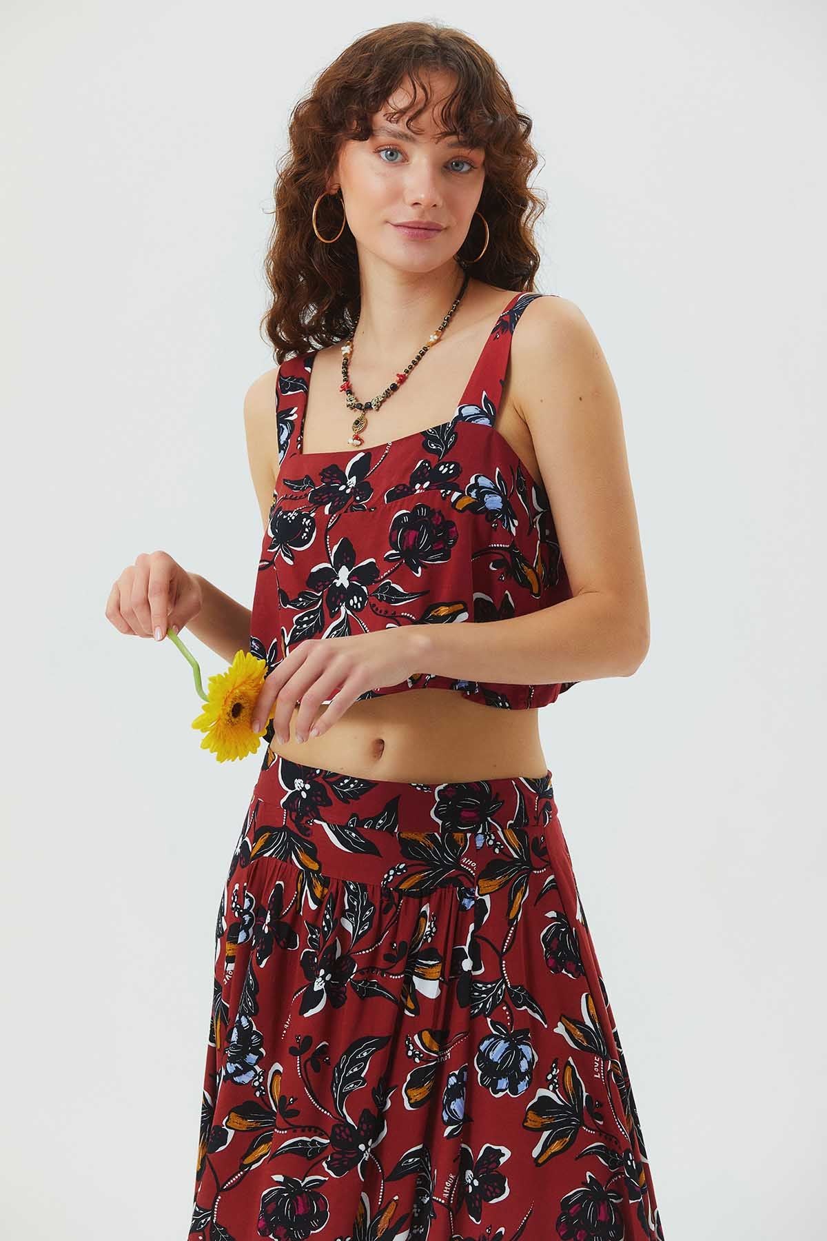 Kare Yaka Kalın Askılı Bohem Crop Bluz Kırmızı